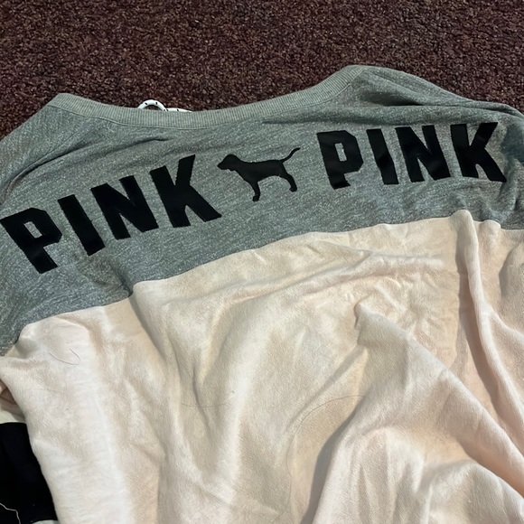 Victoria’s Secret crewneck - Picture 3 of 3